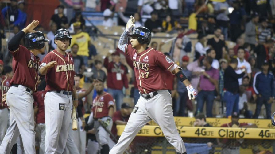 Gigantes ganan dos y empatan con el Licey en la segunda posición