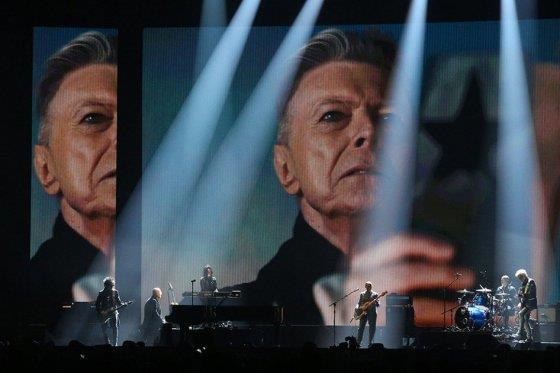 David Bowie y Leonard Cohen optarán póstumamente a los premios Brit