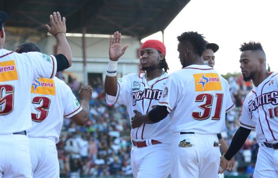 Los Gigantes “merodean” la clasificación a la final del béisbol dominicano