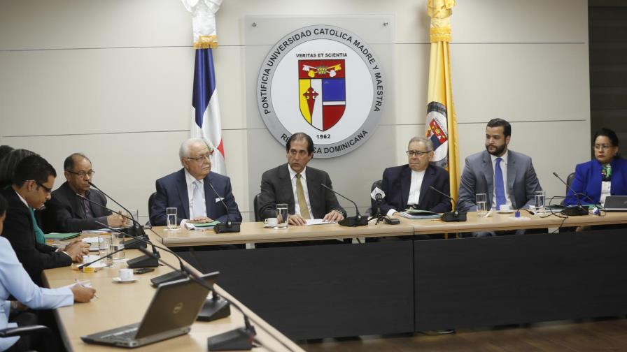 Trabajos para el Pacto Eléctrico se reanudan, pero a pasos lentos 