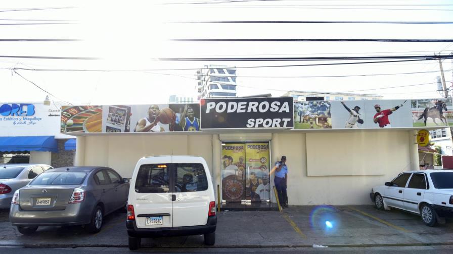 Dueños de bancas deportivas denuncian que ley sobre juegos de azar pone en riesgo 20 mil empleos Dueños de bancas deportivas denuncian que ley sobre juegos de azar pone en riesgo 20 mil empleos