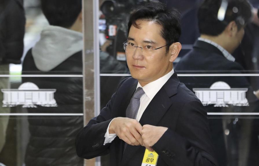 Solicitan orden de arresto contra ejecutivo Samsung