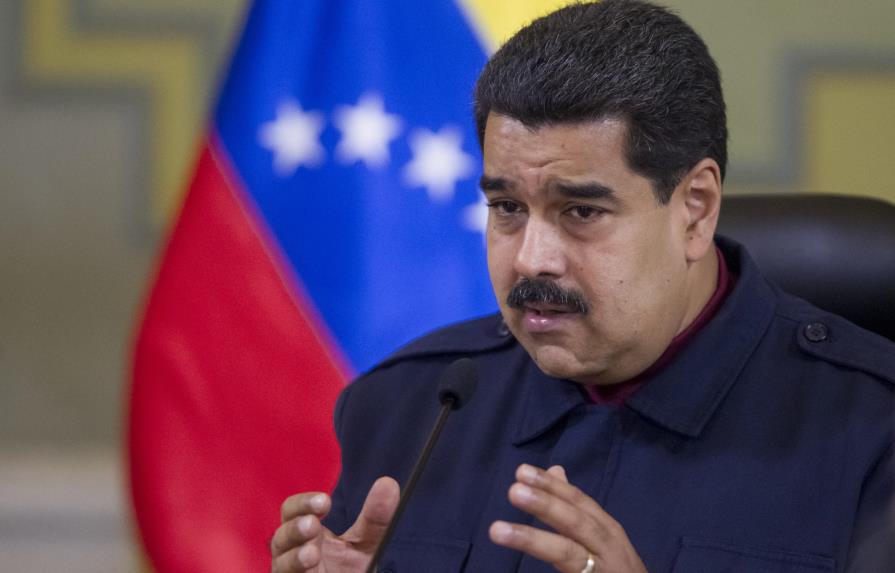 Maduro asigna a civiles tareas de seguridad ciudadana e inteligencia en Venezuela