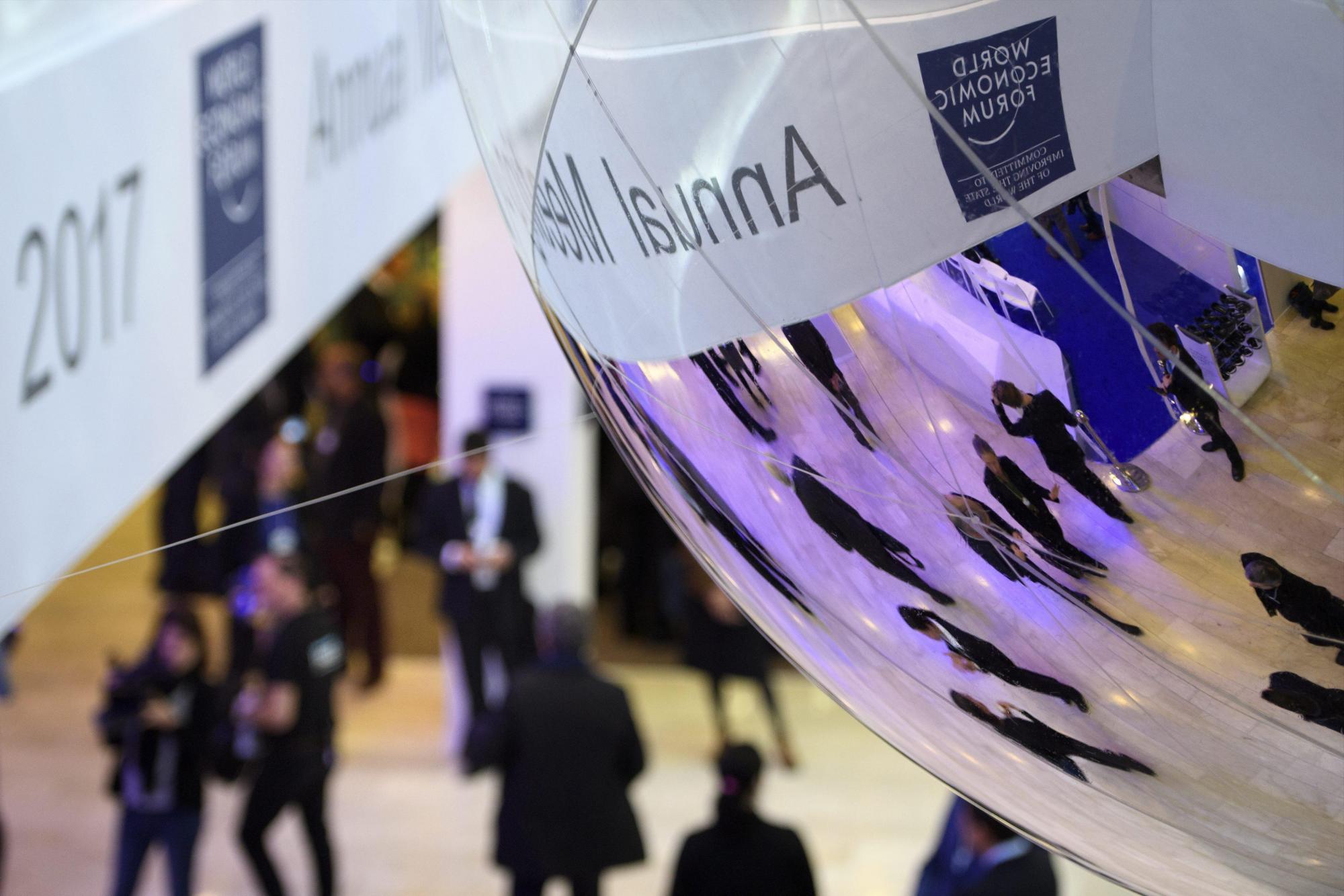 Bola de espejos en Davos
