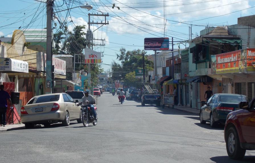 Persiguen a funcionario del Ayuntamiento de Boca Chica por el desmantelamiento de vehículos
