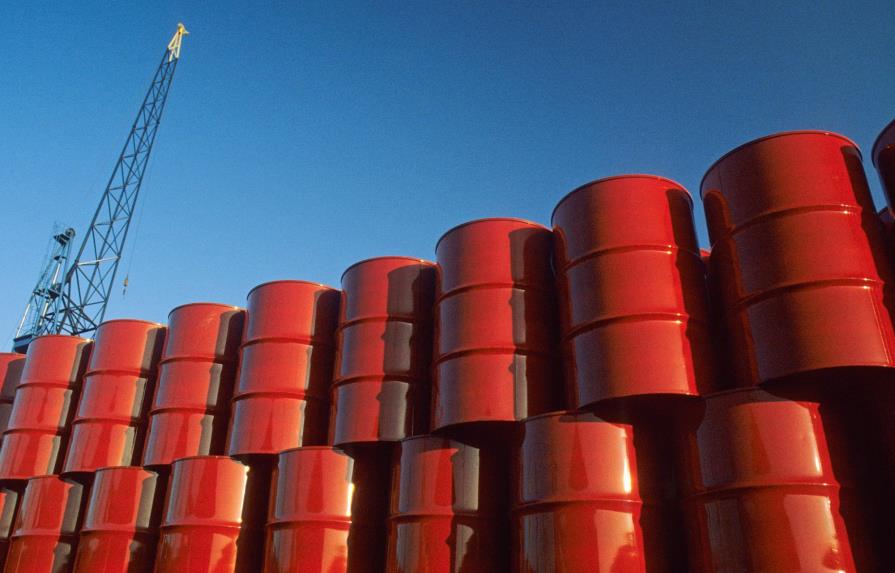 OPEP debe aumentar recortes para balancear mercado