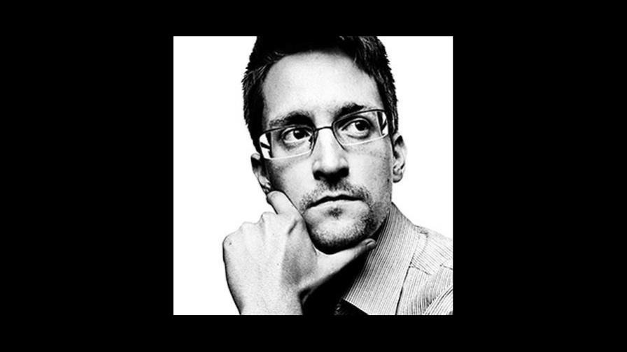 Rusia prolonga dos años el permiso de residencia de Snowden