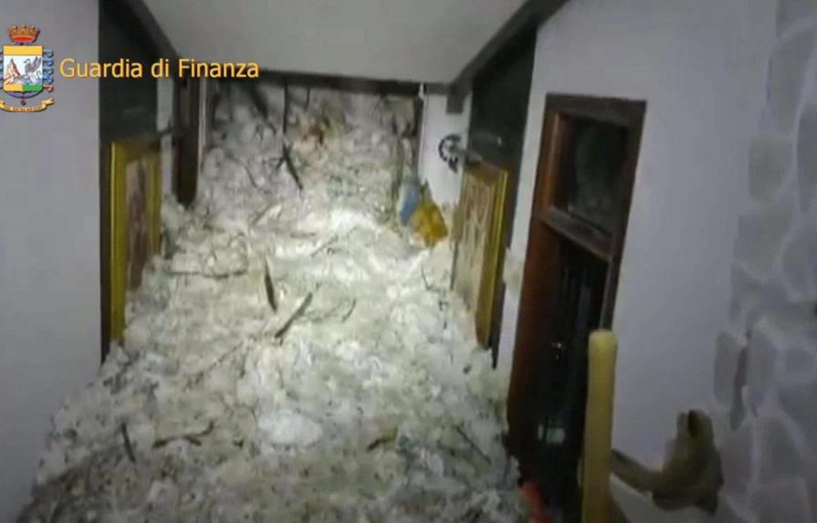 Dos muertos y unos 30 desaparecidos en hotel arrasado por un alud en Italia