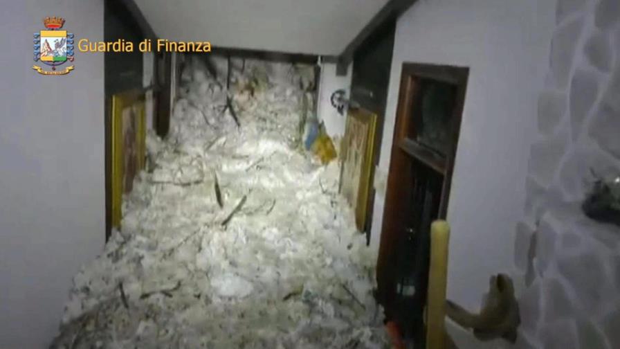 Dos muertos y unos 30 desaparecidos en hotel arrasado por un alud en Italia