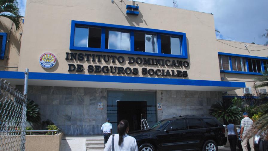 Traspasan hospitales y servicios del IDSS al Servicio Nacional de Salud