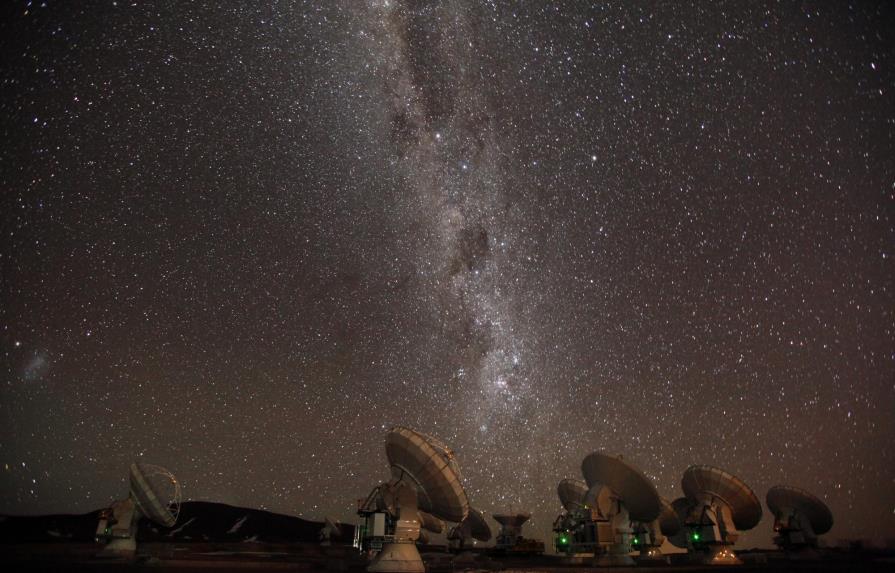 Científicos chilenos utilizan antenas que permiten ver el pasado del universo