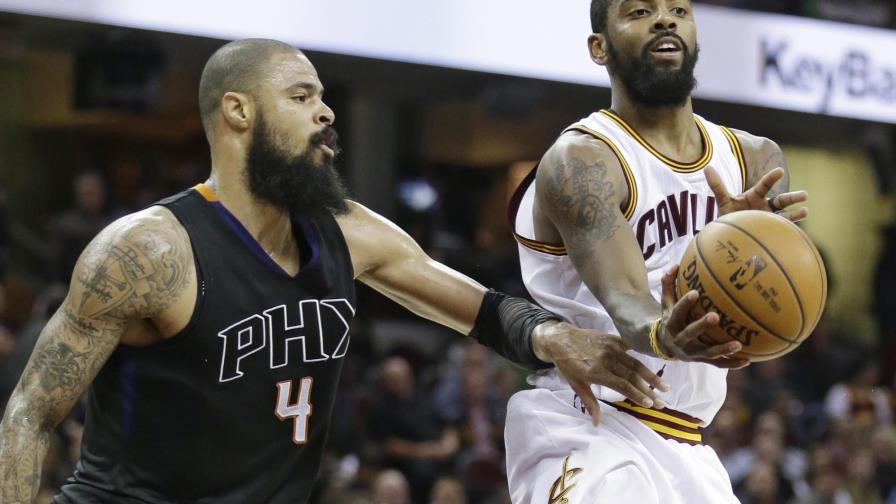 LeBron James y Kyrie Irving lideran victoria de Cavs ante Suns 