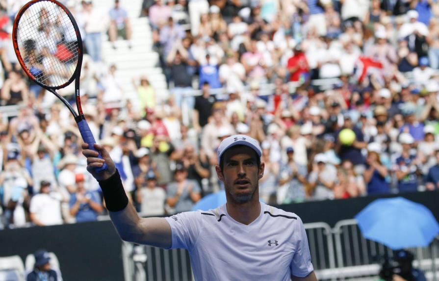 Murray y Federer avanzan con paso firme a octavos en Australia