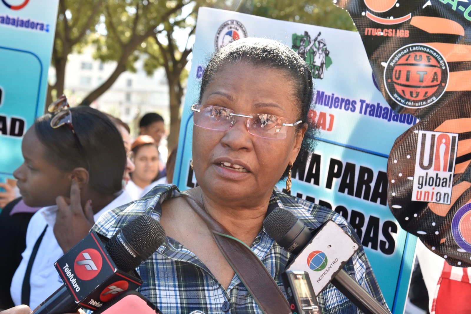 Dirigente sindical Eulogia Familia.