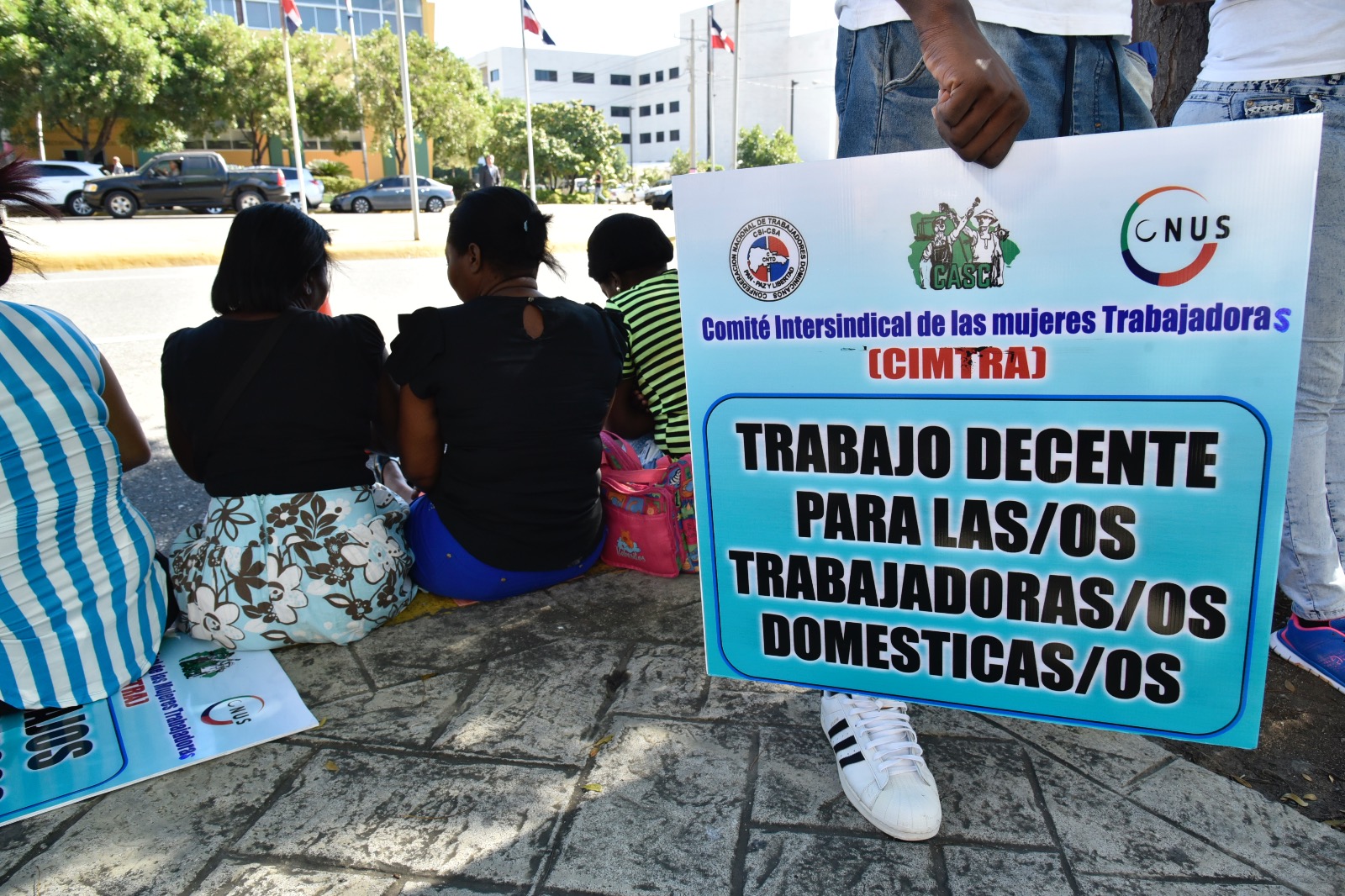 Las manifestantes llevaron pancartas. 