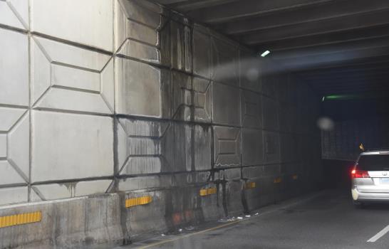 Una filtración en el túnel de la Ortega y Gasset afecta a los conductores 