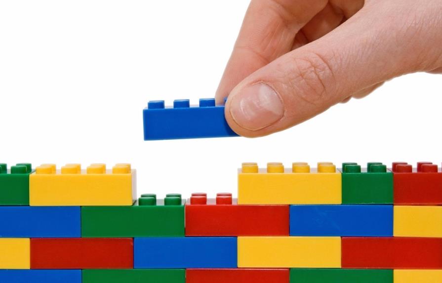 La Universidad de Cambridge busca un profesor de Lego