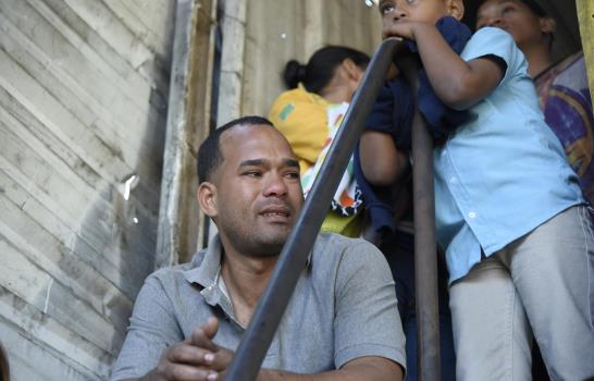 Autoridades comienzan el desalojo del barrio  Nueva York  Chiquito en Santiago