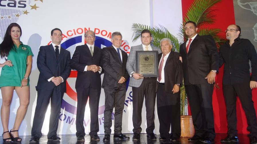 Adriano Abreu Sued el “Automovilista del Año” de Fedomauto Adriano Abreu Sued el “Automovilista del Año” de Fedomauto