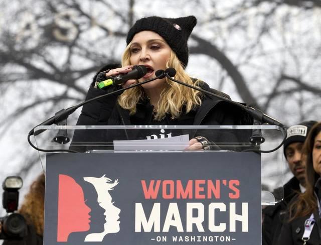 Madonna aparece por sorpresa en una “Marcha de las Mujeres” llena de artistas 