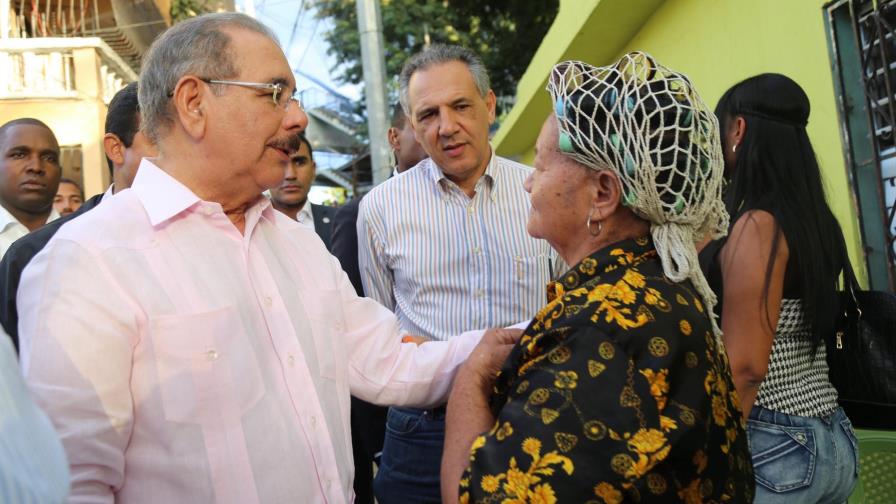 Danilo Medina realizó visita sorpresa a Las Cañitas y Herrera
