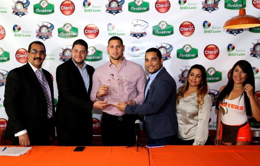 Sánchez gana Novato del Año en premiación Jugador Dominicano de la Semana