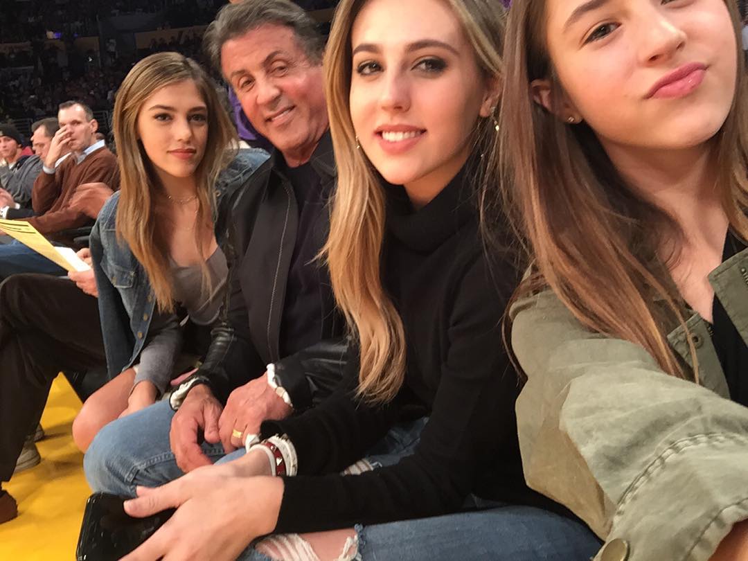 Sylvester Stallone y sus hijas.