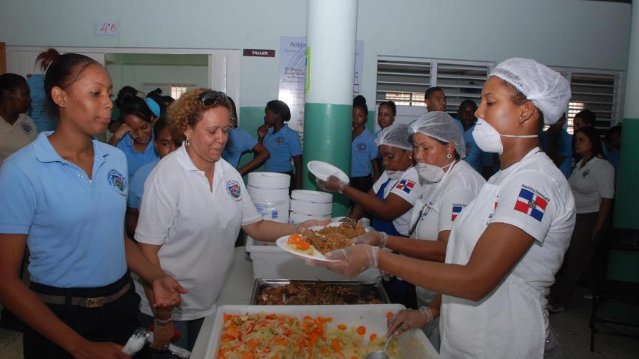 Suplidores a punto de suspender almuerzos escolares por deudas