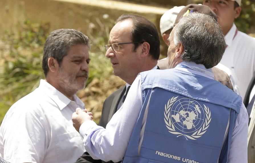 Presidente francés visita zona de desarme de las FARC 