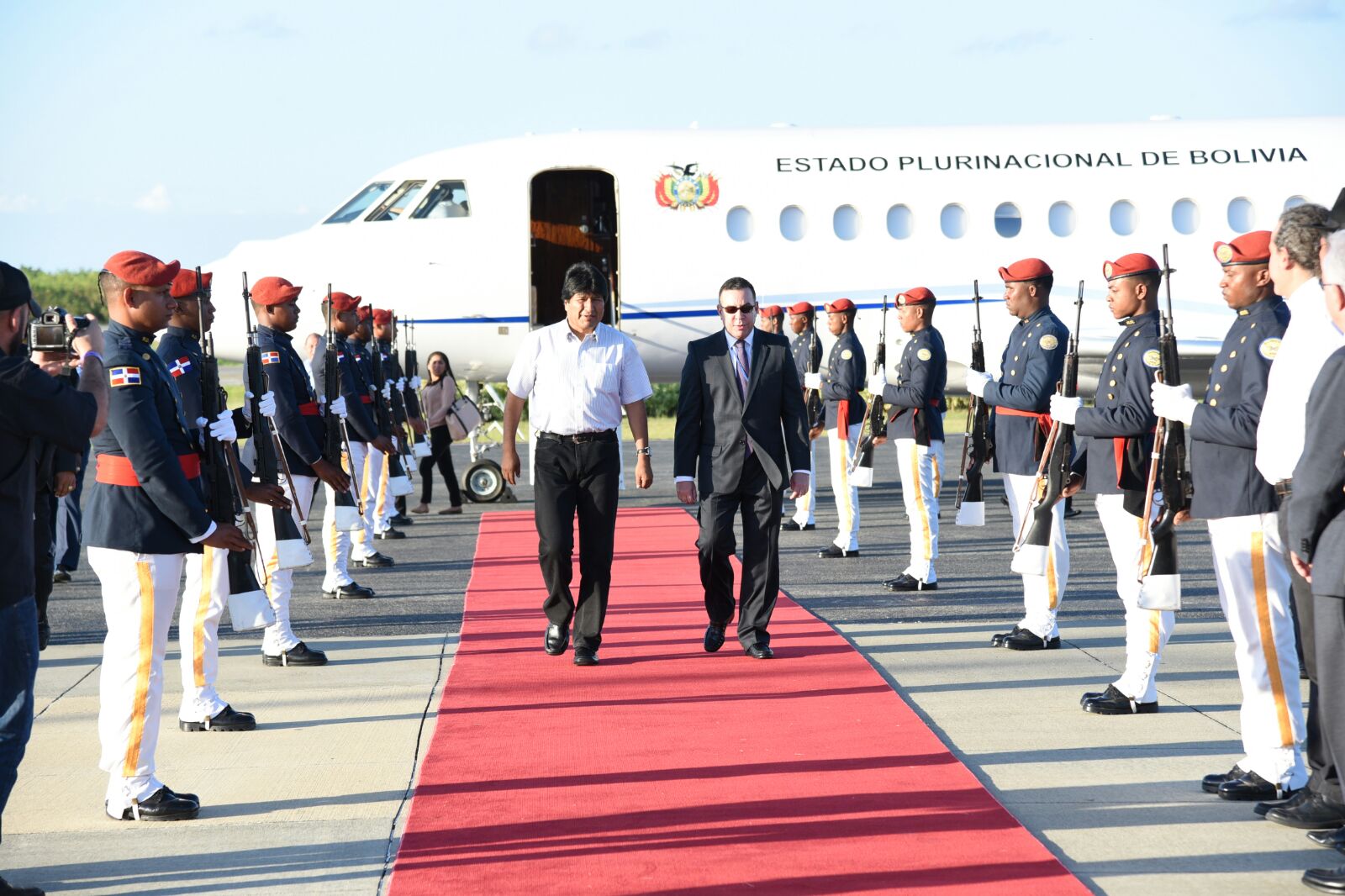  Evo Morales, de Bolivia llega al país.