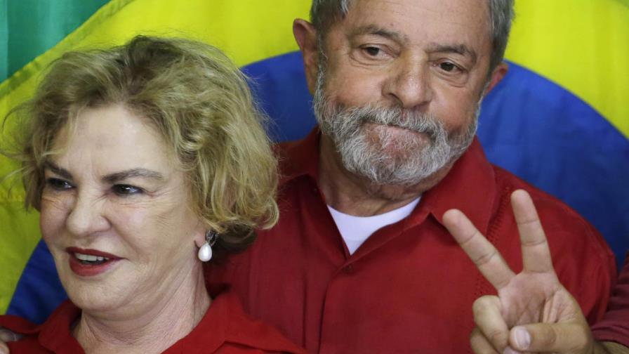 La esposa del expresidente Lula es ingresada por un derrame cerebral
