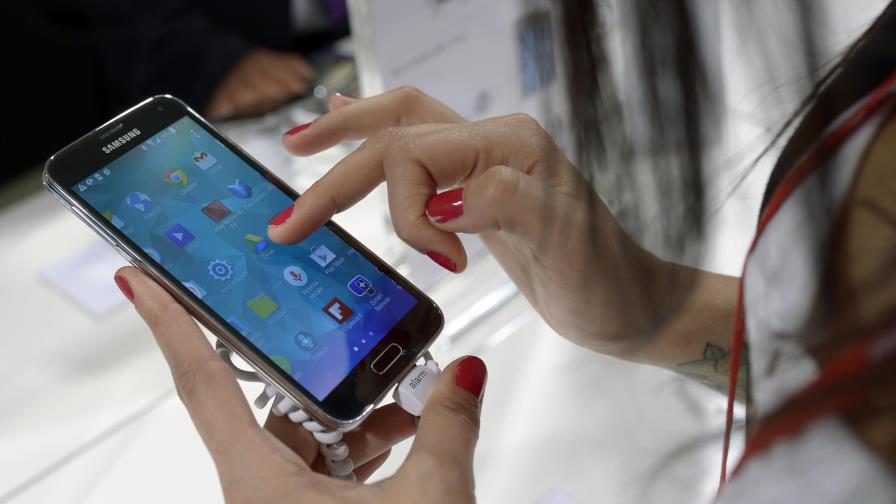 Apresan hombre que estafaba por internet con venta de celulares 