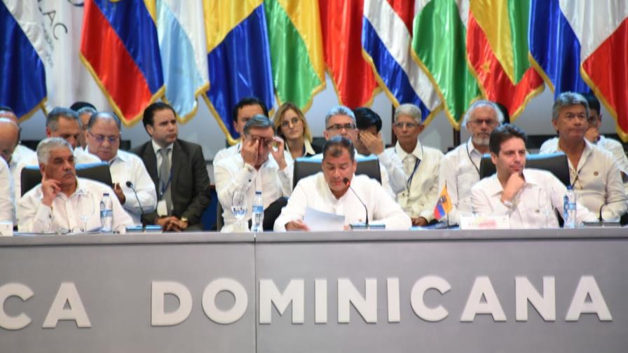 Correa pide dirimir conflictos en la CELAC y no ante la OEA Correa pide dirimir conflictos en la CELAC y no ante la OEA