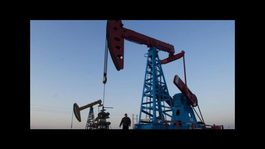 Precios petroleros cierran la jornada con leves bajas Precios petroleros cierran la jornada con leves bajas