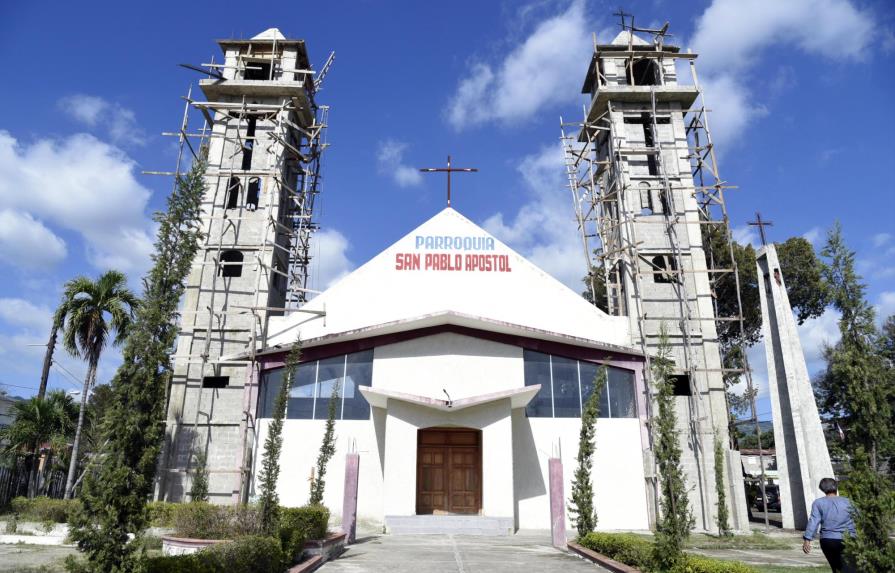 Feligreses de iglesias en Santiago querían seguir con sus sacerdotes