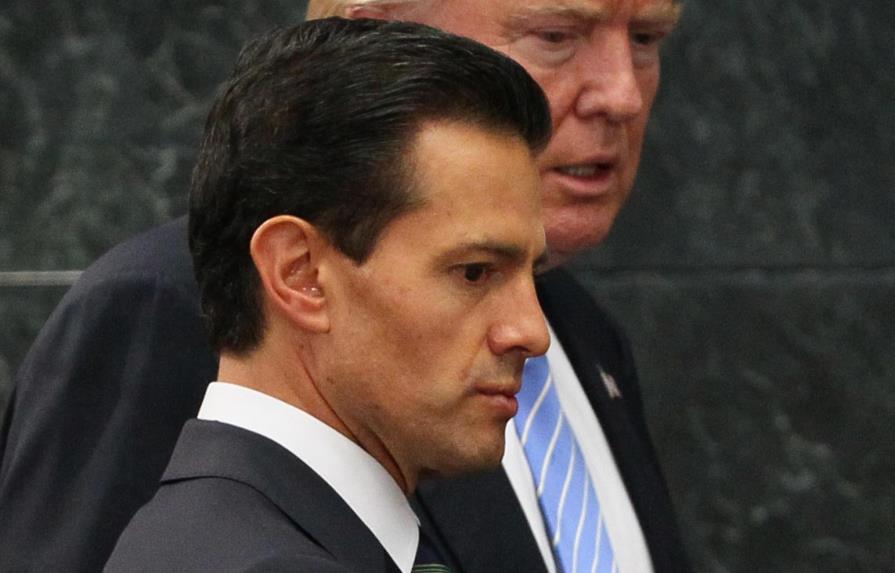 Trump desata escalada de tensión con México, incluyendo “idea” de un arancel