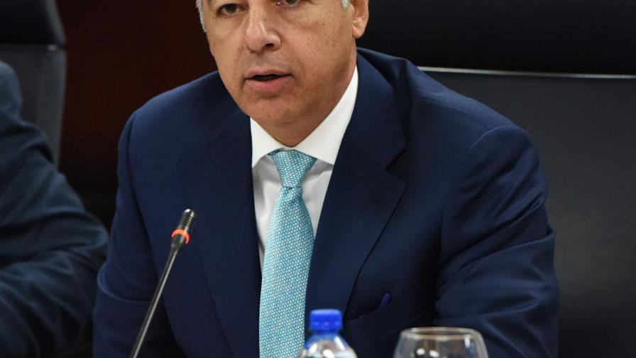 Ministro de Hacienda: “Aumento a policías se hará en febrero y retroactivo”