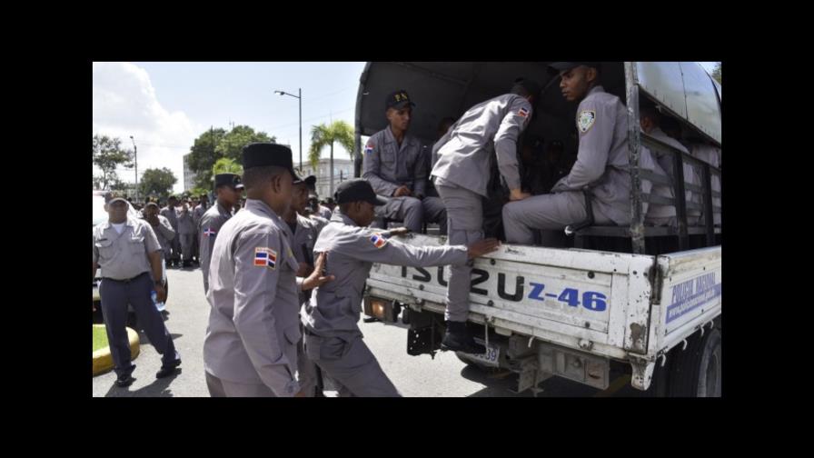 AUDIO: Investigan mensajes de voz que llaman a policías de Santiago a irse a huelga
