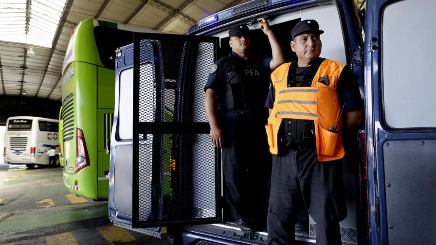 Argentina también busca limitar ingreso extranjeros 