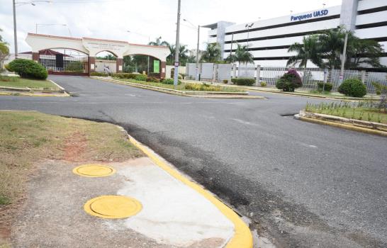 Obras Públicas corrige varios problemas en vías de la capital