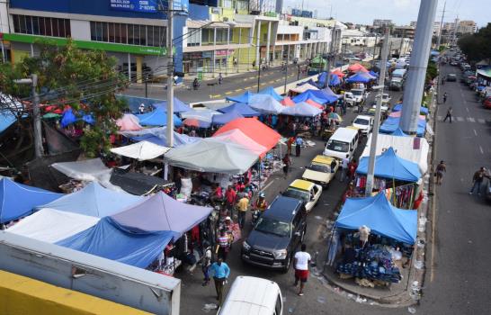 Mercado de las pulgas de la Avenida Luperón funcionó sin problemas