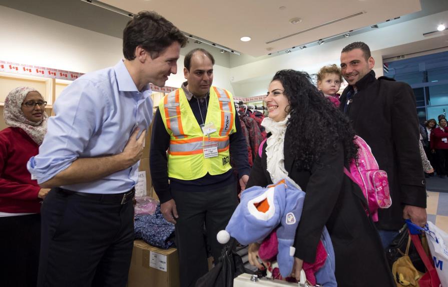  Canadá ofrece residencia temporal a viajeros afectados por veto de EE.UU.