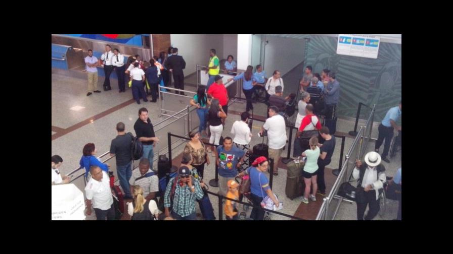 Ingreso de personas a RD supera al número de salidas