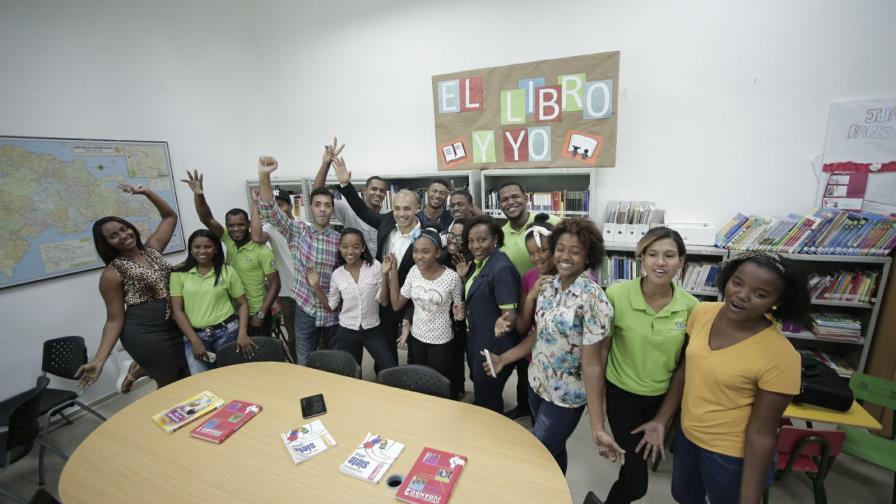 Fundador Open English impresionado con los Centros Tecnológicos Comunitarios Fundador Open English impresionado con los Centros Tecnológicos Comunitarios