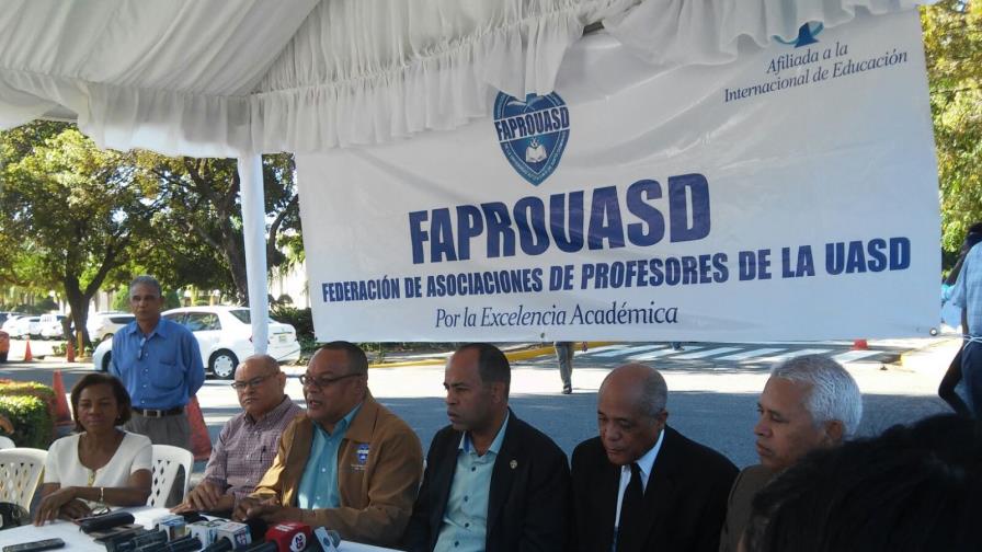 Profesores de la UASD inician paro 