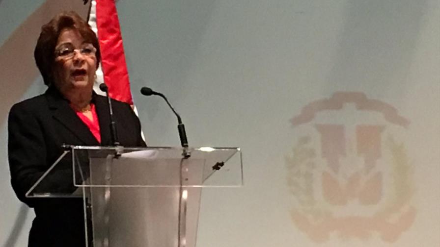 Deuda con estudiantes en el extranjero “se debe a un déficit presupuestario en el MESCYT”