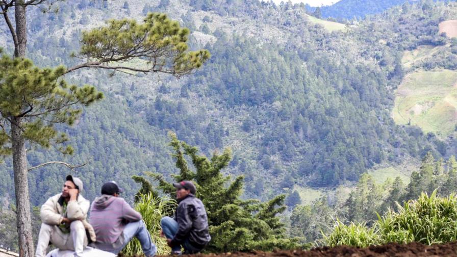 Productores Valle Nuevo  se radicalizan ante desalojo de Medio Ambiente