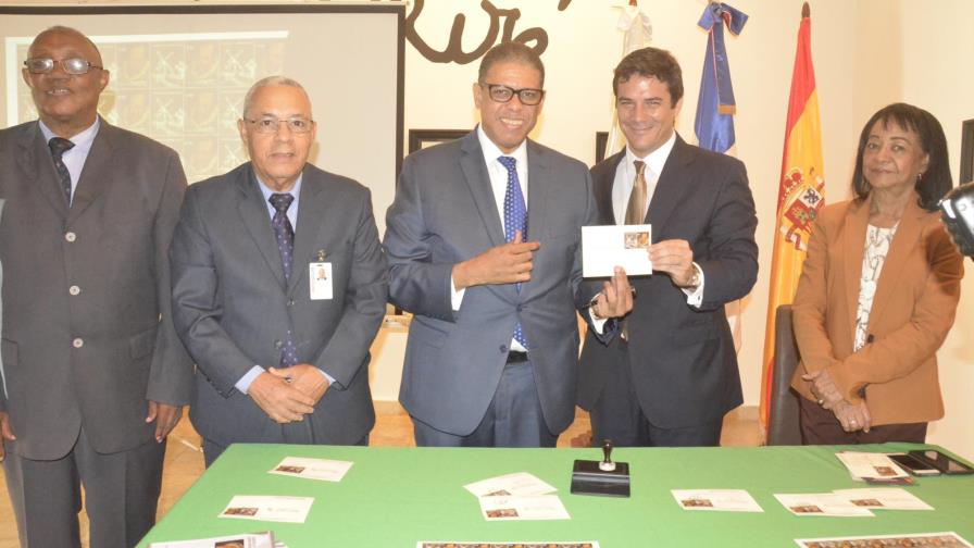 Inposdom pone en circulación emisión postal por 400 aniversario de la muerte de Cervantes Inposdom pone en circulación emisión postal por 400 aniversario de la muerte de Cervantes