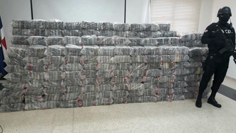 Apresan a cinco personas con 1,425 paquetes de drogas en San Cristóbal