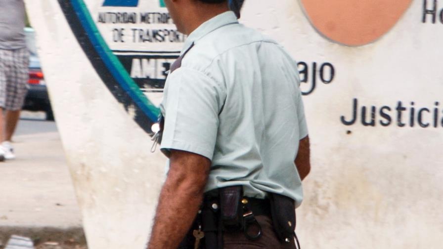 VIDEO: Amet le cae a trompadas a conductor que intentó agredirlo